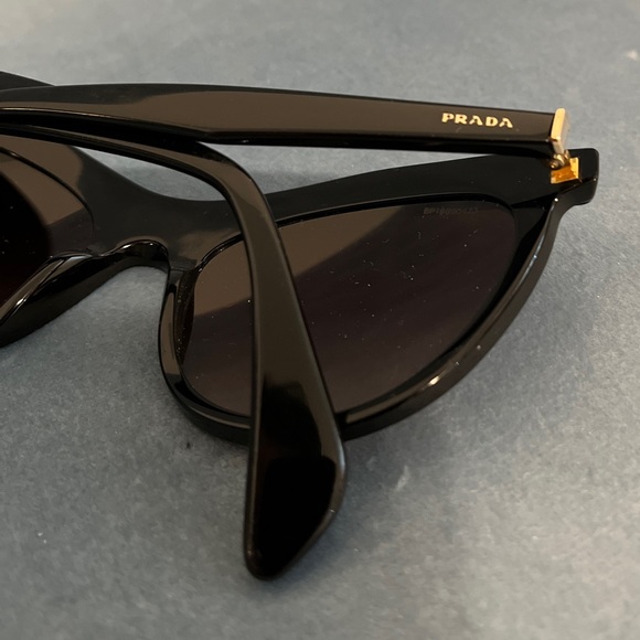 Prada Tortoiseshell Subglasses - Picture 4 of 7